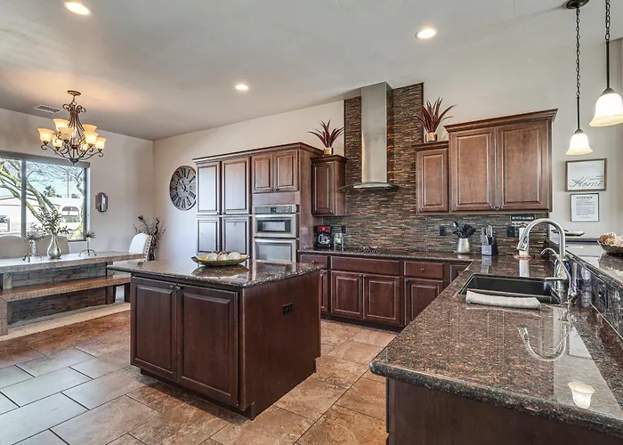 Pool & Hot Tub: Luxe Havasu Casa vacanze