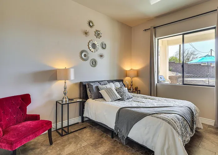 Pool & Hot Tub: Luxe Havasu Lake Havasu City